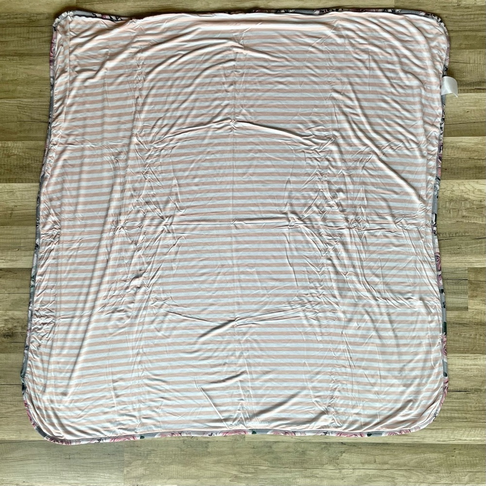 Posh Peanut Daphne Patoo Blanket - Picture 3 of 5